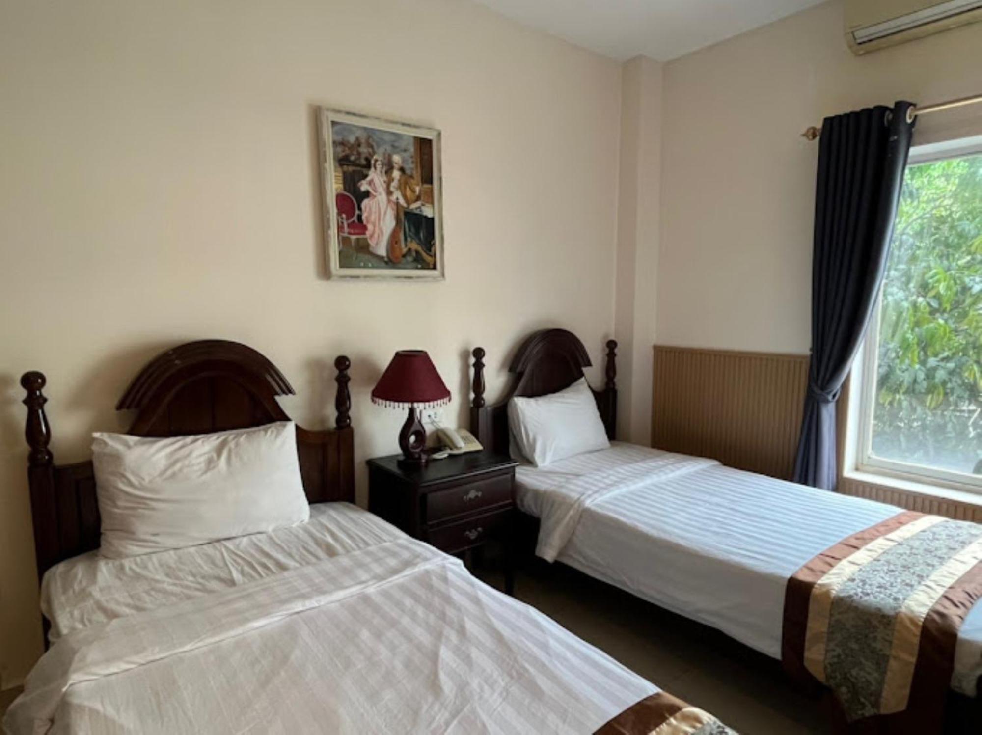 Khách sạn Hoang Le 2*