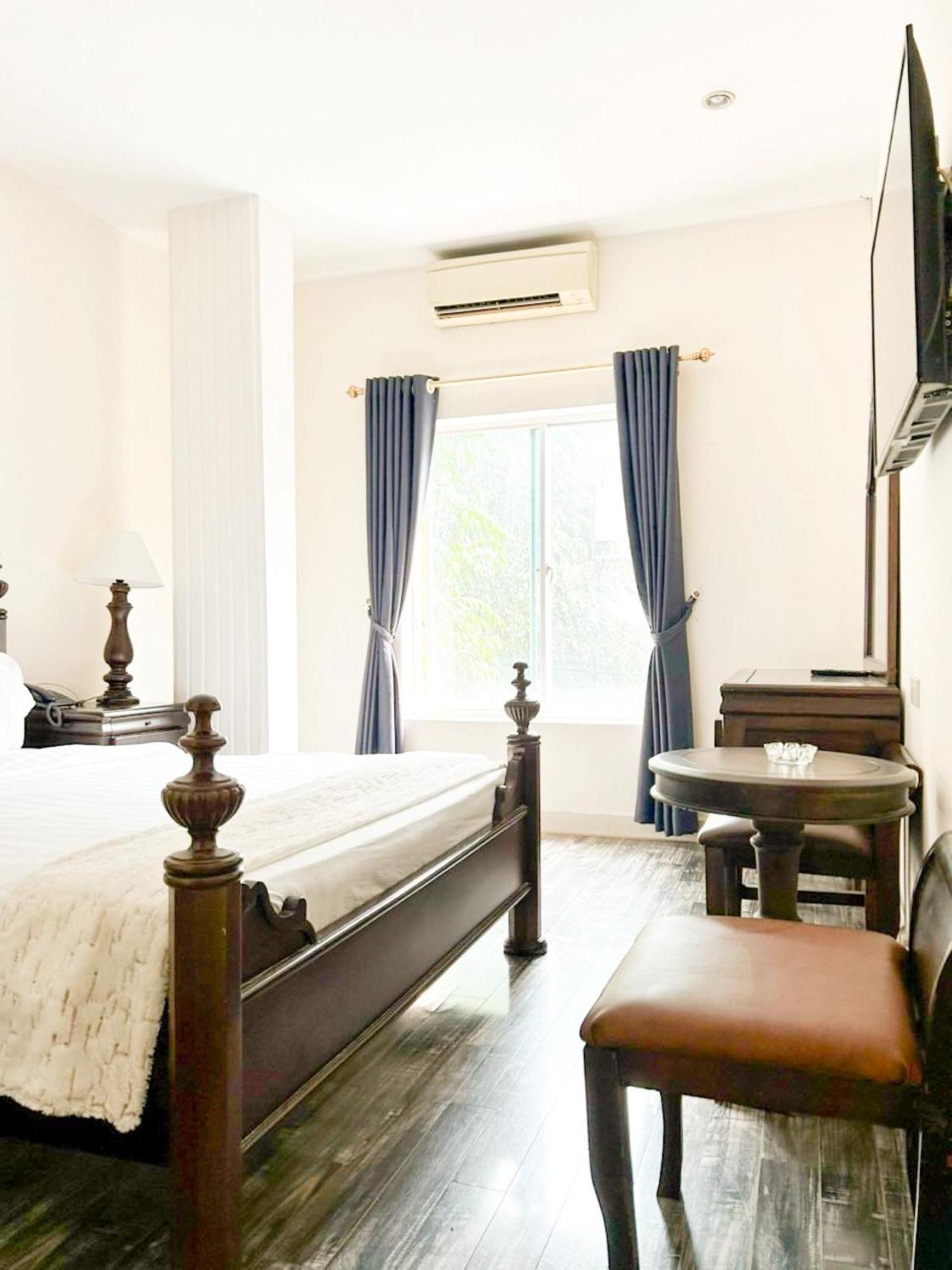 Khách sạn Hoang Le 2*