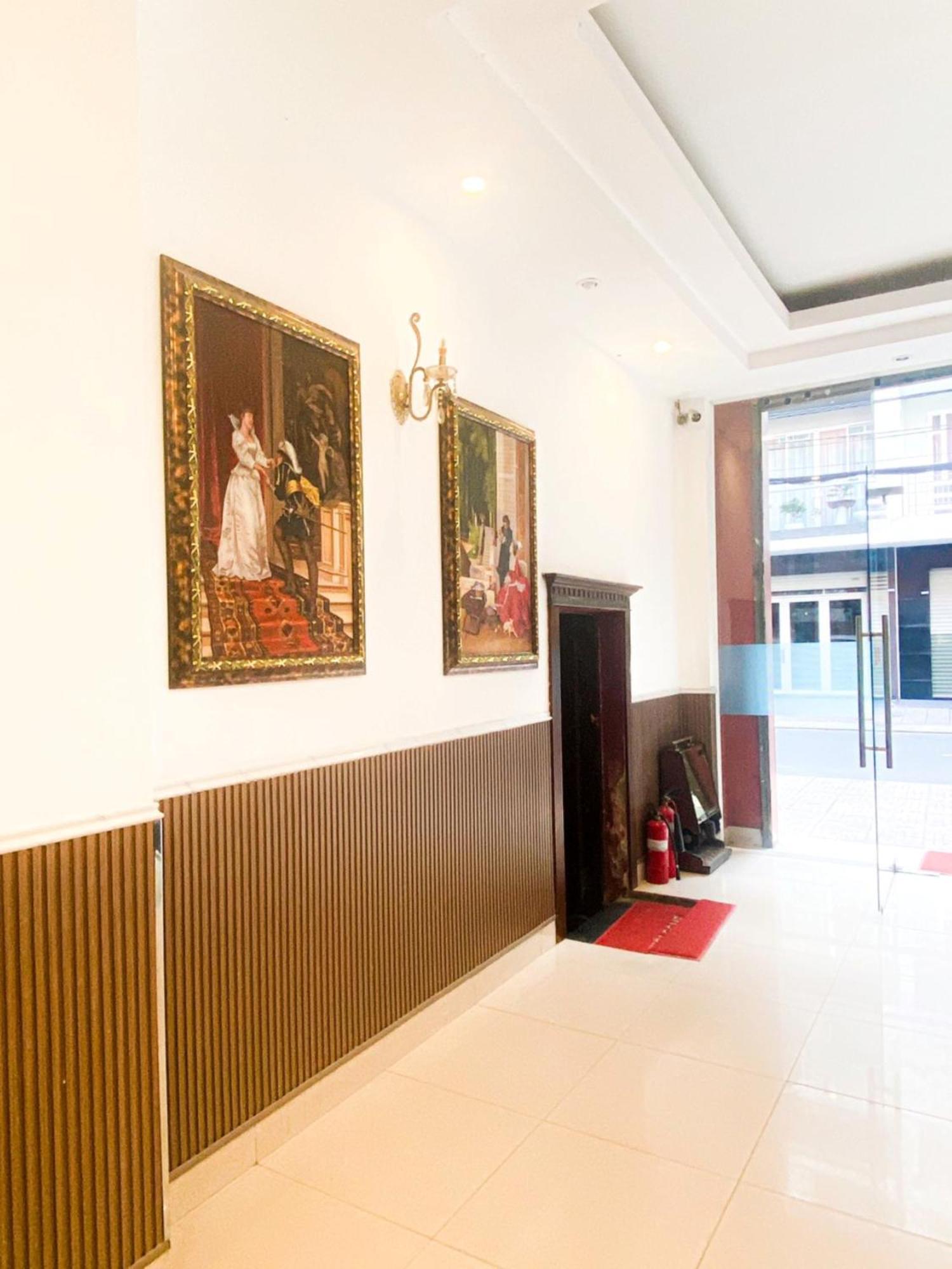 Hoang Le 2* TP. Hồ Chí Minh